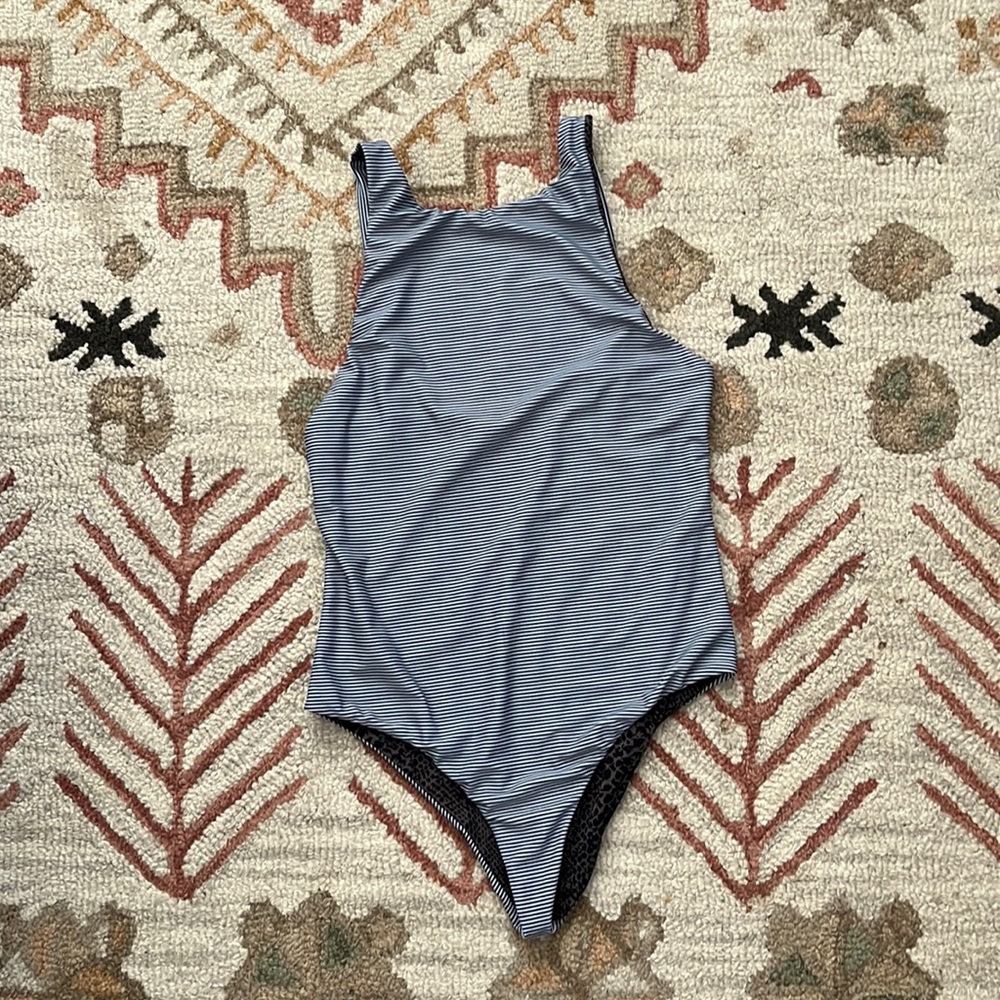 Acacia blue/white striped France suit